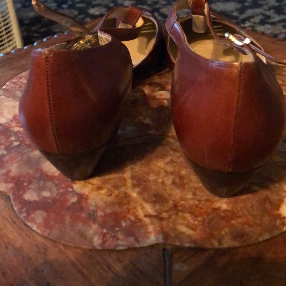 Salvatore Ferragamo Brown Heels with T-Strap Design - Picture 3 of 6